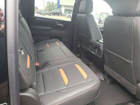 Used 2025 GMC Sierra 2500 AT4 w/ AT4 Premium Plus Package image 7