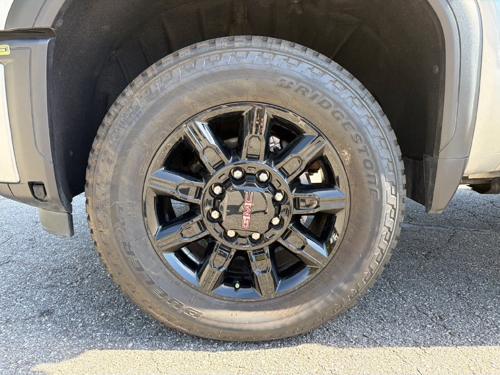 Used 2025 GMC Sierra 3500 AT4 w/ Technology Package AWD/4WD image 11