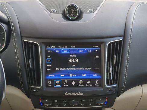 Used 2020 Maserati Levante S GranLusso image 18