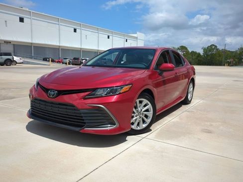 Used 2023 Toyota Camry LE FWD image 1