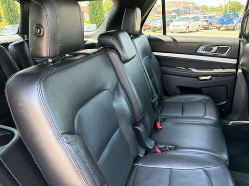 Used 2017 Ford Explorer XLT w/ Equipment Group 202A FWD image 27