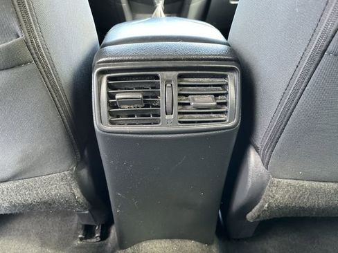 Used 2018 Nissan Rogue SV image 23