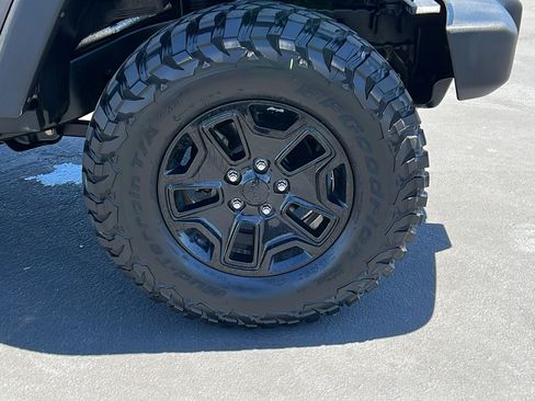 Used 2017 Jeep Wrangler Sport AWD/4WD image 10