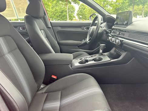Used 2025 Honda Civic Sport image 31