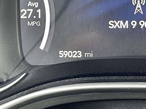 Used 2022 Chrysler Pacifica Touring-L image 25