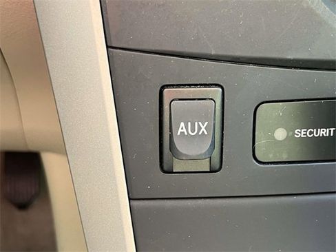 Used 2013 Toyota Corolla LE image 27