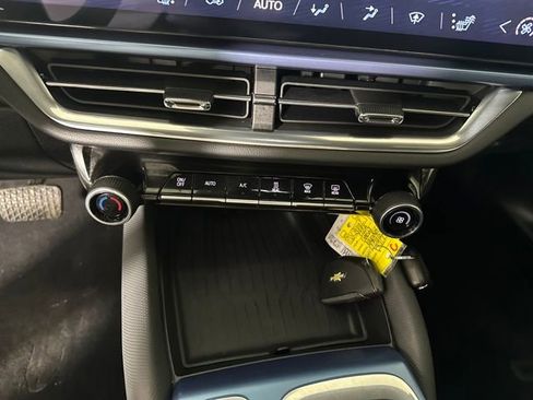 Used 2024 Chevrolet Equinox EV LT image 23