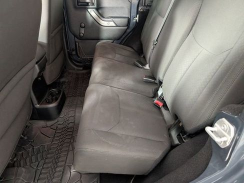 Used 2018 Jeep Wrangler Unlimited Sport AWD/4WD image 19