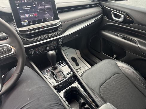 Used 2023 Jeep Compass Trailhawk w/ Trailhawk Convenience Group image 22