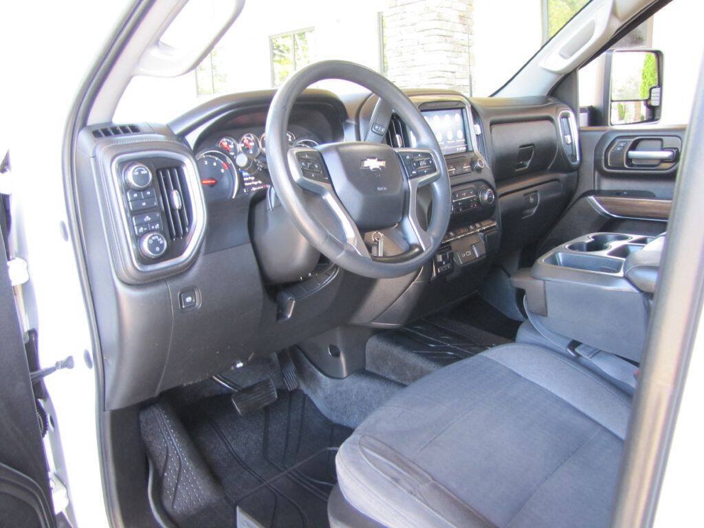 Used 2020 Chevrolet Silverado 2500 LT w/ Z71 Off-Road Package AWD/4WD image 13