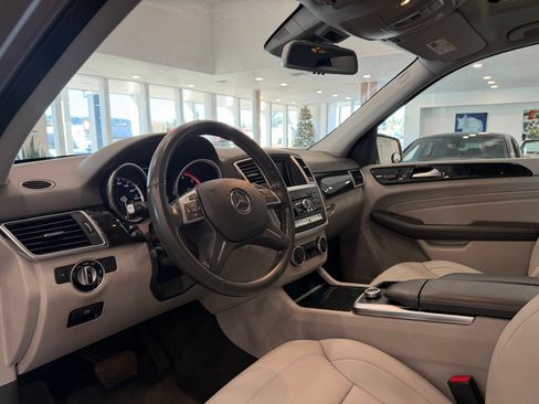 Used 2015 Mercedes-Benz ML 250 BlueTEC 4MATIC image 5