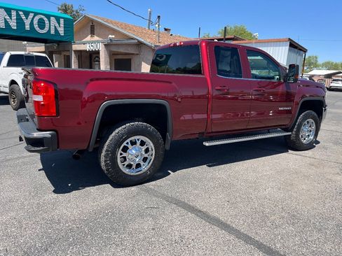 Used 2016 GMC Sierra 1500 SLE w/ SLE Value Package AWD/4WD image 4
