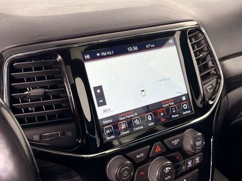 Used 2019 Jeep Grand Cherokee Altitude image 14