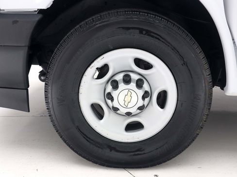 Used 2021 Chevrolet Express 2500 Extended RWD image 28