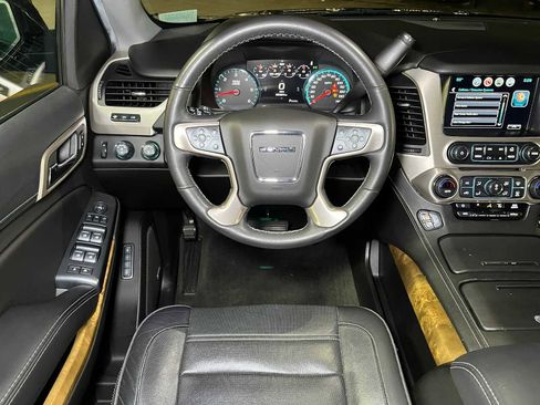 Used 2017 GMC Yukon Denali image 38