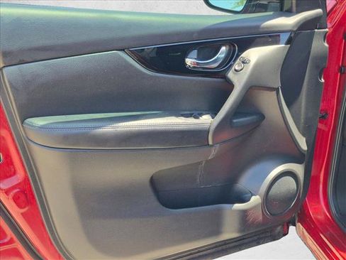 Used 2020 Nissan Rogue Sport SV FWD image 10