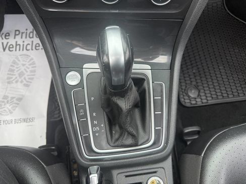 Used 2020 Volkswagen Golf 4-Door image 20