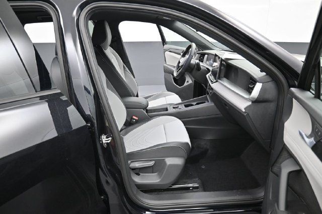 New 2026 Volkswagen Tiguan SE R-Line AWD/4WD image 14