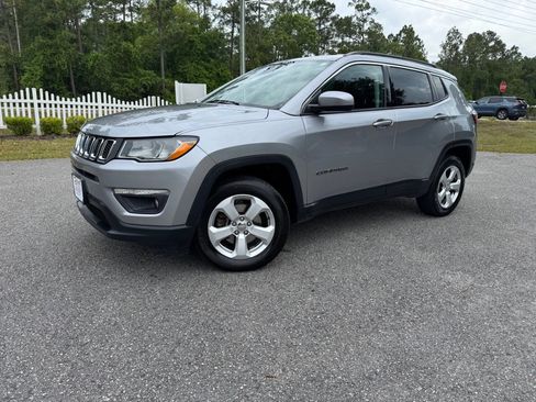 Used 2018 Jeep Compass Latitude AWD/4WD image 31