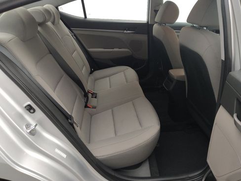 Used 2017 Hyundai Elantra SE w/ Cargo Package image 19