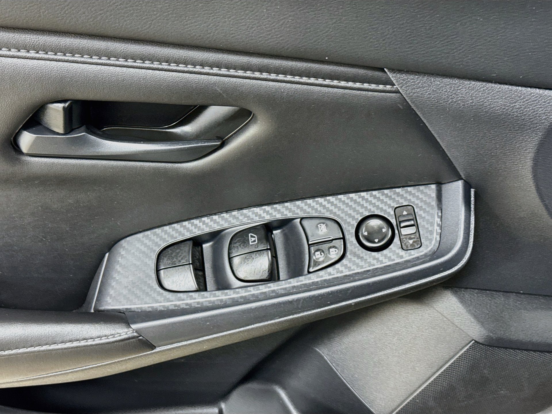 Used 2025 Nissan Sentra S FWD image 17