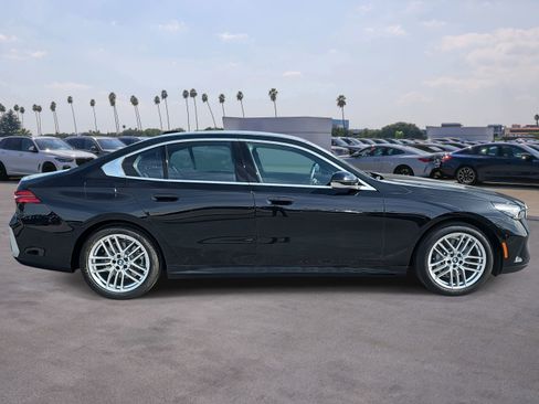Used 2025 BMW 530i image 4