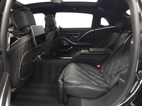 Certified 2024 Mercedes-Benz Maybach S 580 4MATIC image 30