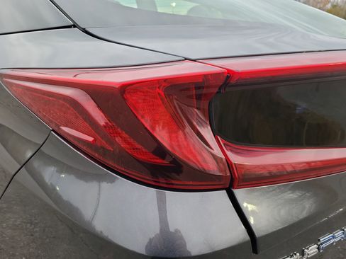 Used 2018 Toyota Prius Prime Plus image 11