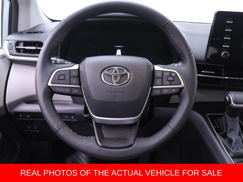 Used 2023 Toyota Sienna XLE FWD image 12