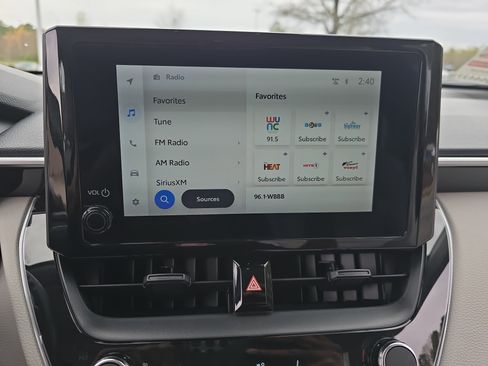 Used 2023 Toyota Corolla Cross L image 21