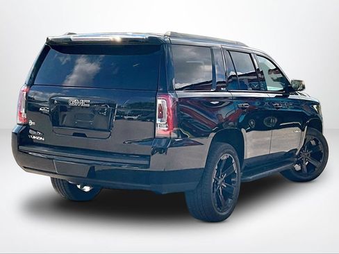 Used 2020 GMC Yukon SLT w/ Graphite Performance Edition AWD/4WD image 3