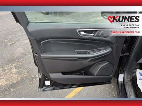 Used 2022 Ford Edge Titanium AWD/4WD image 15