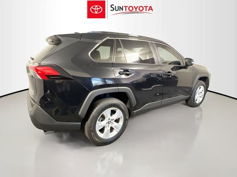 Used 2021 Toyota RAV4 XLE image 4