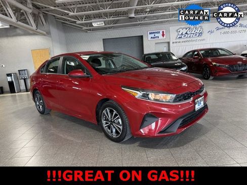Used 2024 Kia Forte LXS image 2