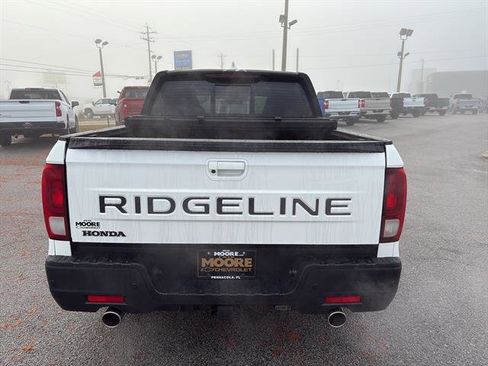 Used 2025 Honda Ridgeline Black Edition image 6