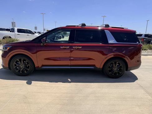 Used 2023 Kia Carnival SX FWD image 9