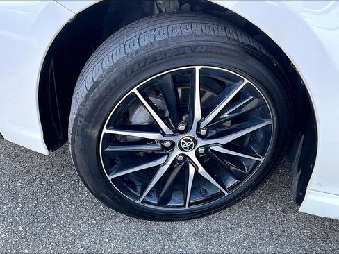 Used 2023 Toyota Camry SE FWD image 11