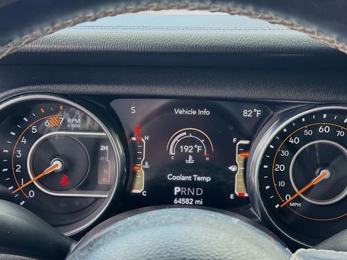 Used 2019 Jeep Wrangler Unlimited Sahara AWD/4WD image 11