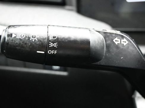 Used 2025 Nissan Kicks SV image 19