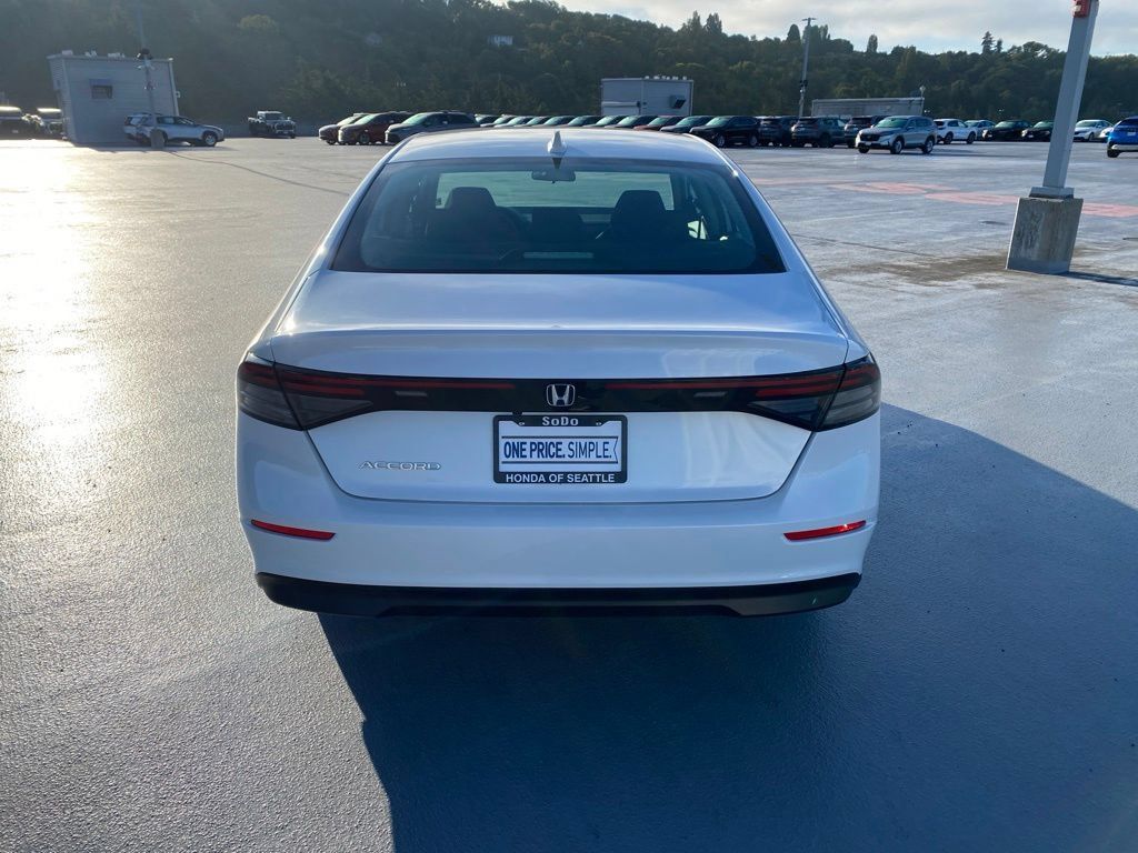 Certified 2023 Honda Accord EX image 11