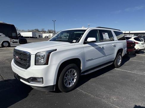 Used 2020 GMC Yukon XL SLT image 3