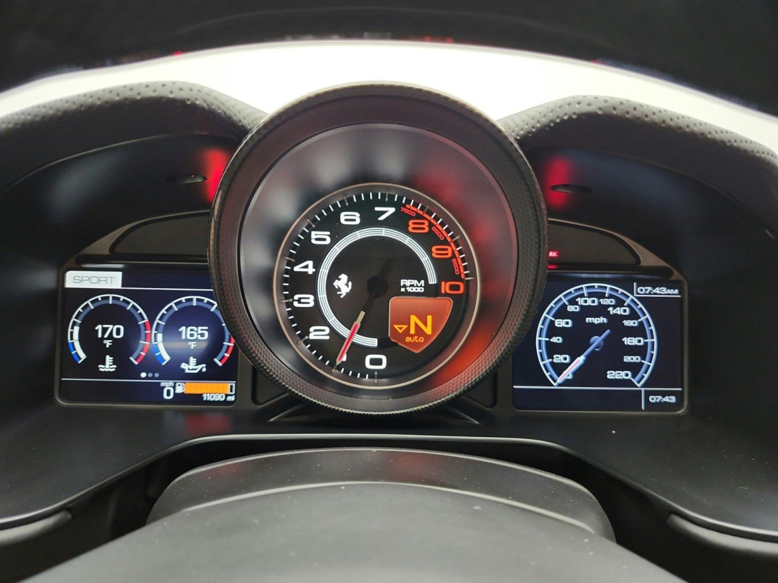 Used 2020 Ferrari Portofino RWD image 10