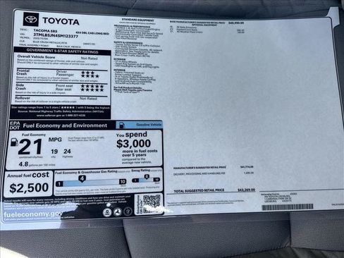 Certified 2025 Toyota Tacoma SR5 AWD/4WD image 18