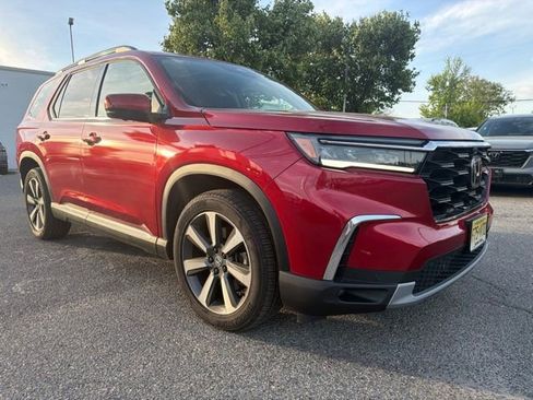 Used 2025 Honda Pilot Elite image 2
