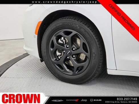 Certified 2024 Chrysler Pacifica Select image 9