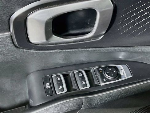 Used 2024 Kia Sorento S FWD image 16