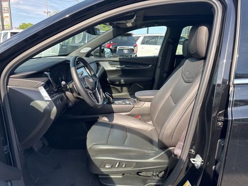 Used 2025 Cadillac XT5 Premium Luxury AWD/4WD image 14