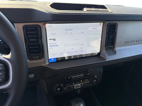 New 2025 Ford Bronco Outer Banks image 12