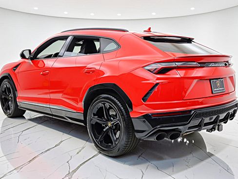 Used 2020 Lamborghini Urus AWD/4WD image 10