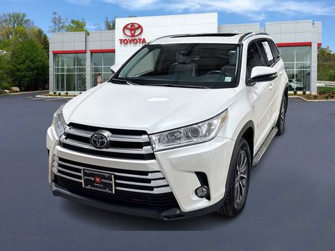 Used 2017 Toyota Highlander XLE w/ Protection Package #3 image 1